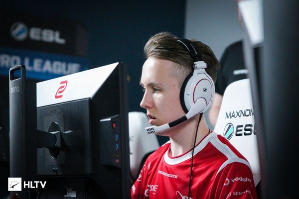 并指向同一 并指向同一