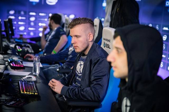 格或阶段性 格或阶段性